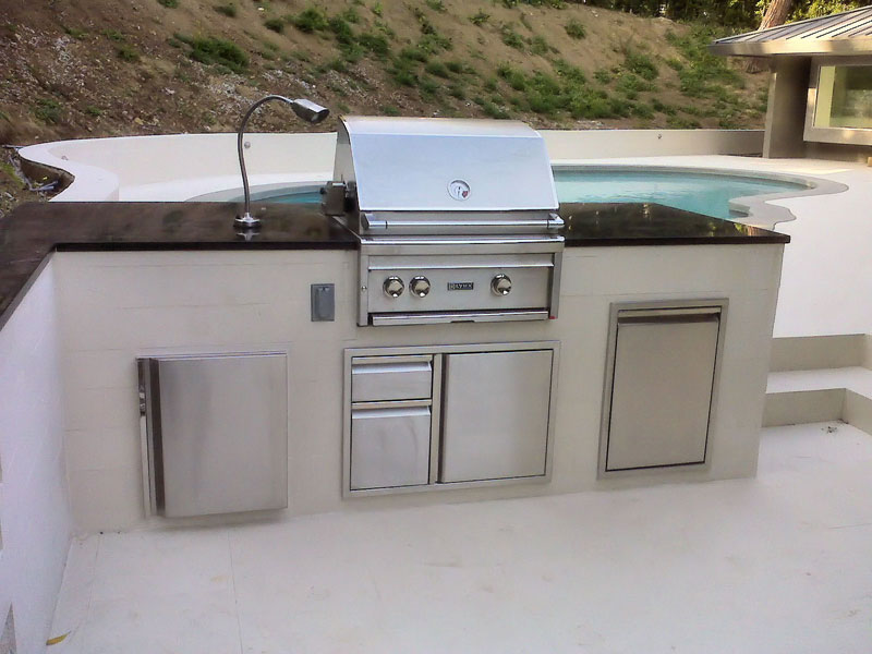 Outdoor Kitchen